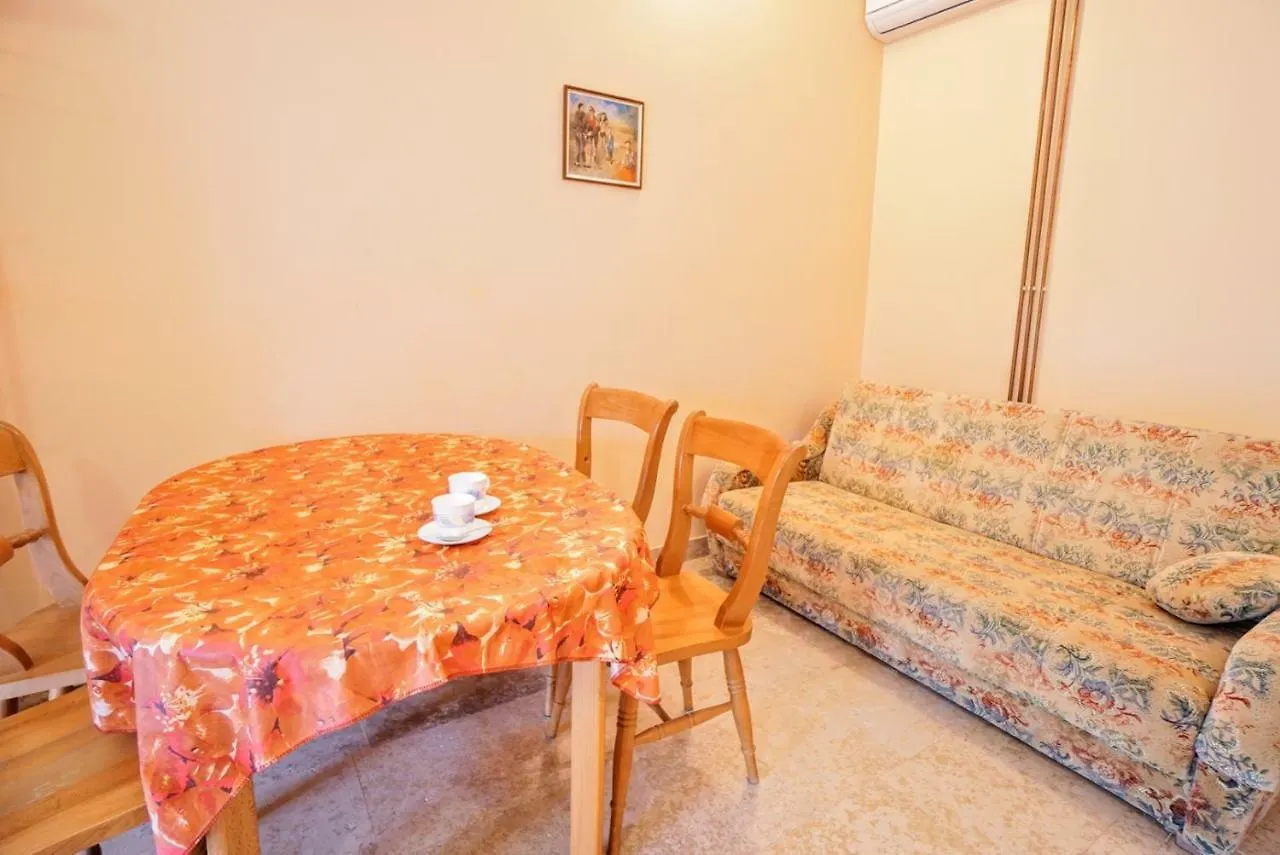 Pensión Apartments Branka Zambratija