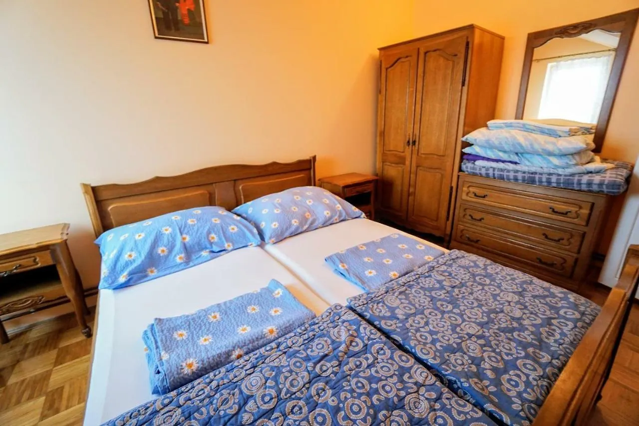 Apartments Branka Zambratija